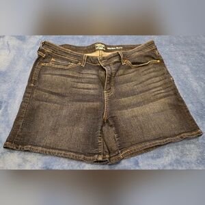 Women's Levi Strauss Gold Signature Mid Rise Short Size 18